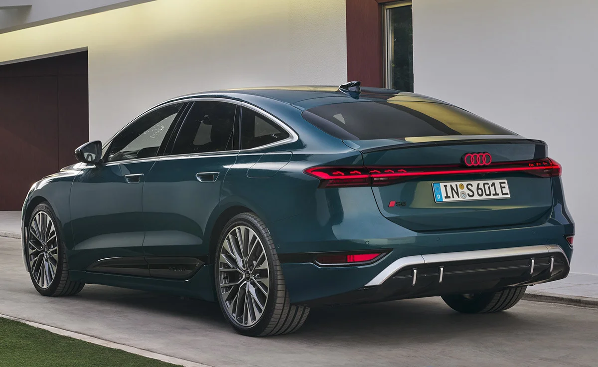 Audi A6 Avant e-tron Advanced (2024)
