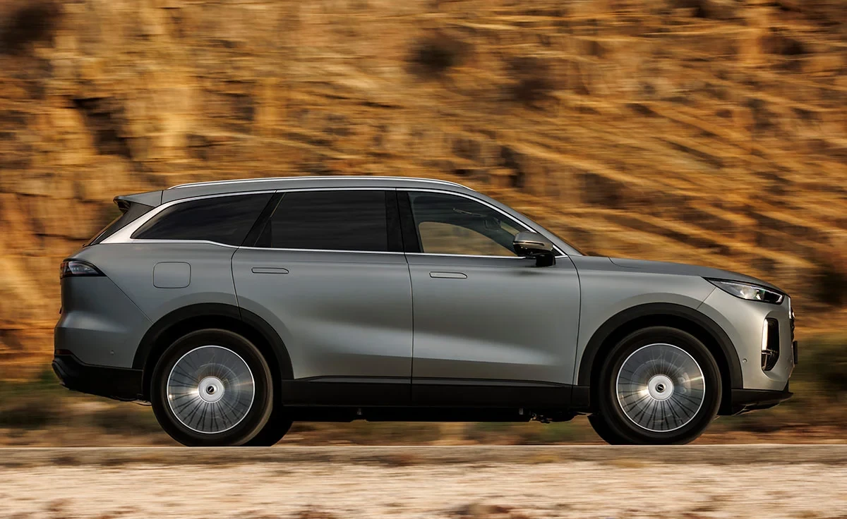 Ebro s900 PHEV 4x4 Luxury
