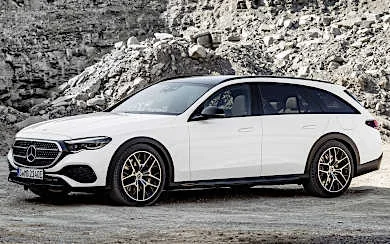 Mercedes-Benz E 300 de 4MATIC All-Terrain con tecnología híbrida EQ (2025)